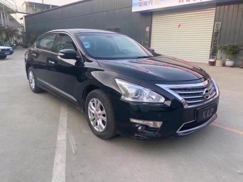 济宁14年日产天籁2