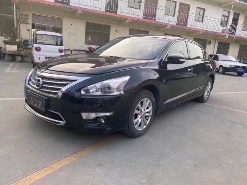 济宁14年日产天籁3