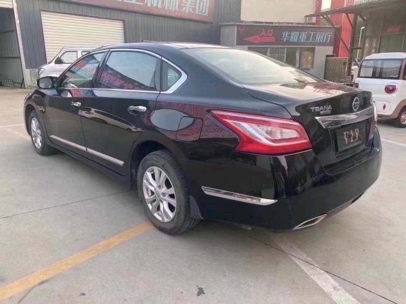 济宁14年日产天籁8