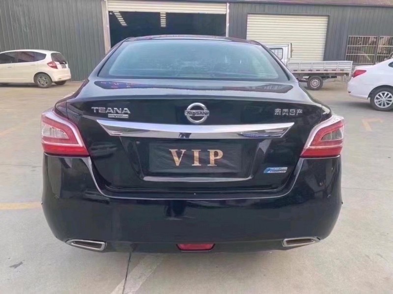 济宁14年日产天籁9