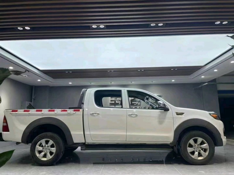 成都20年福特拓路者5