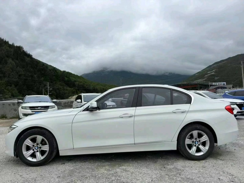 成都15年宝马3系8