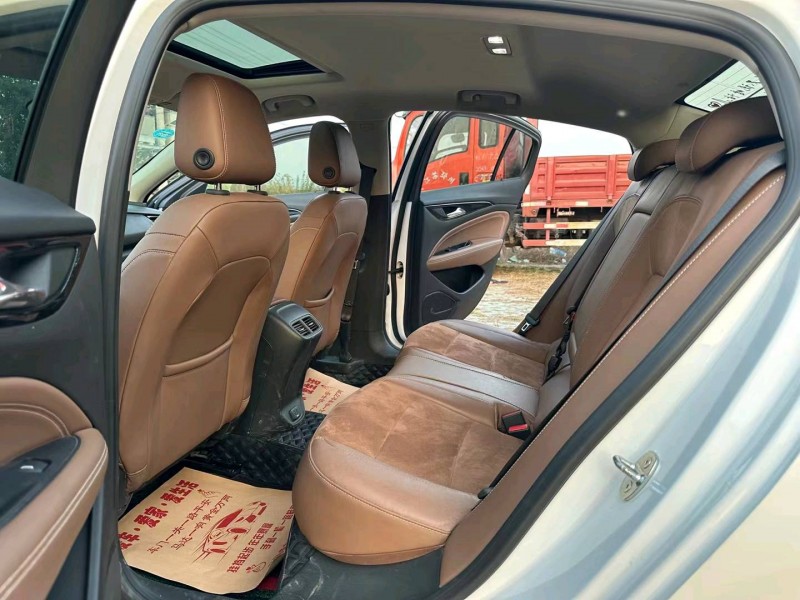 徐州18年别克君威5