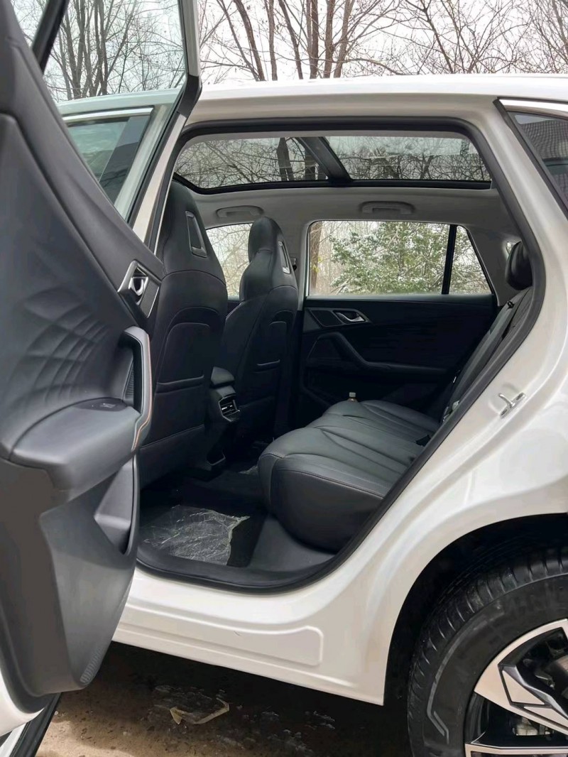 邯郸23年荣威RX55