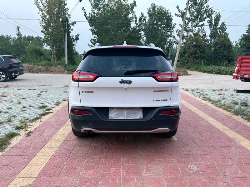 徐州17年Jeep自由光2