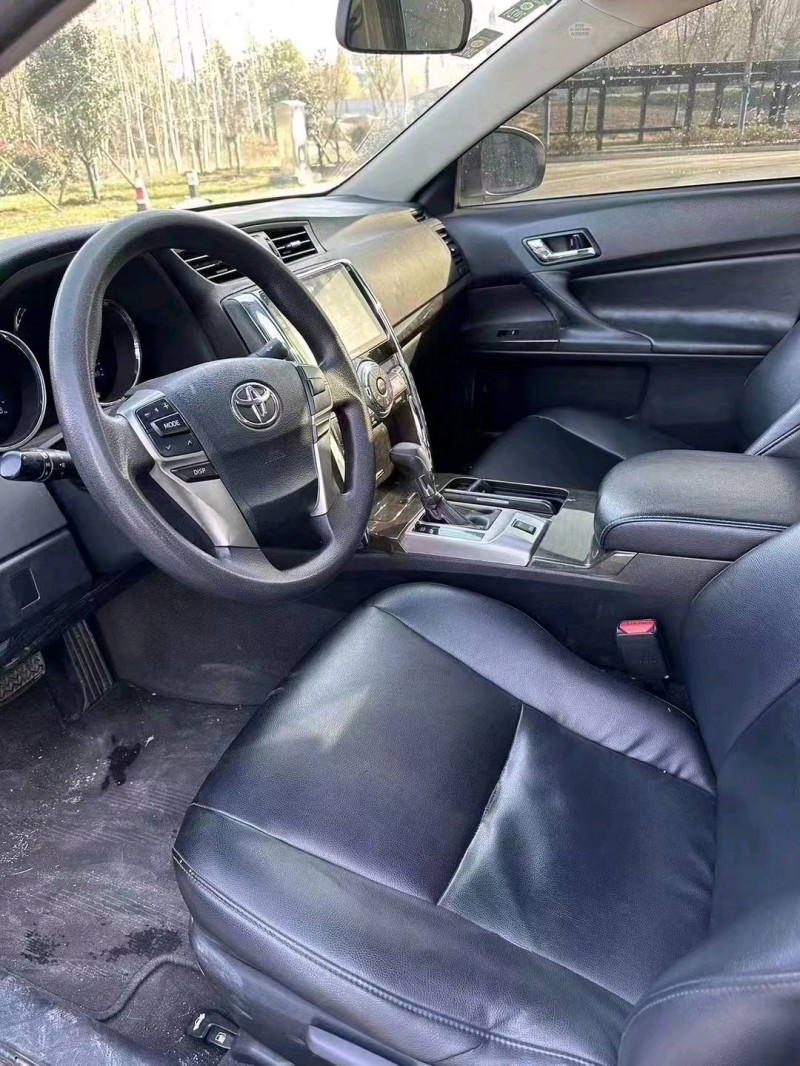 济南16年丰田锐志5