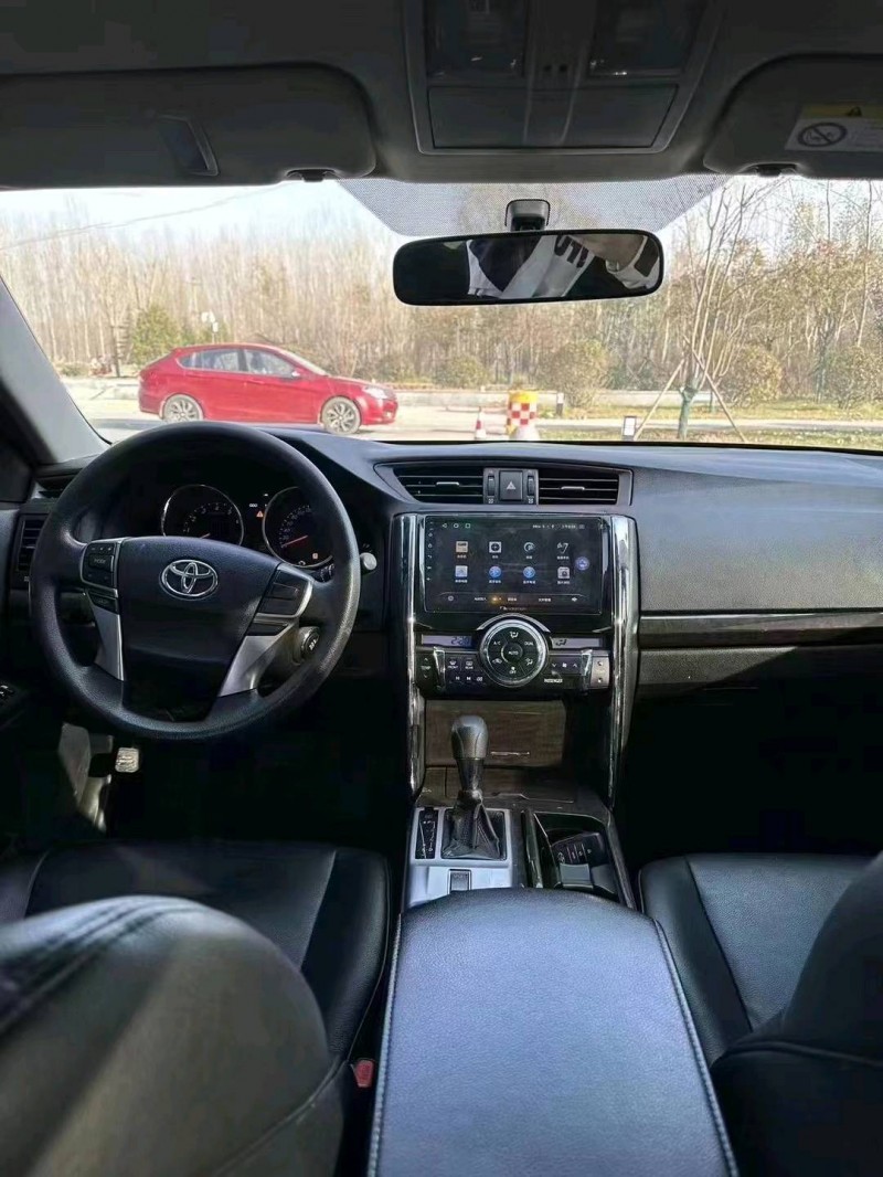 济南16年丰田锐志6