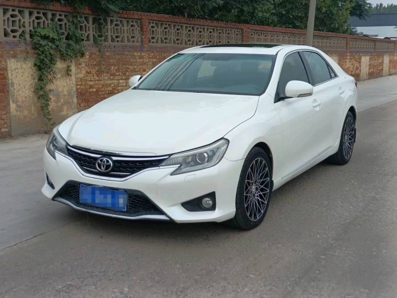 济南16年丰田锐志2