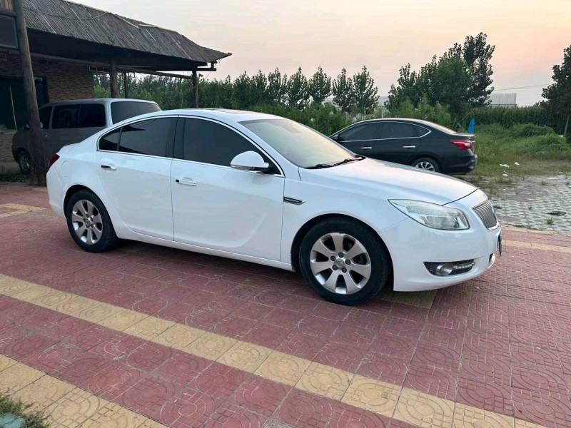 徐州12年别克君威3