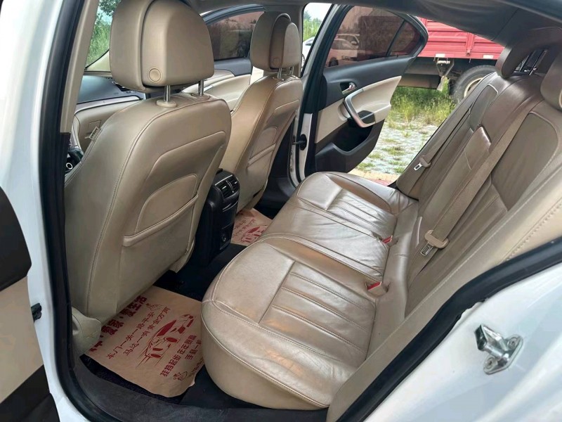 徐州12年别克君威4