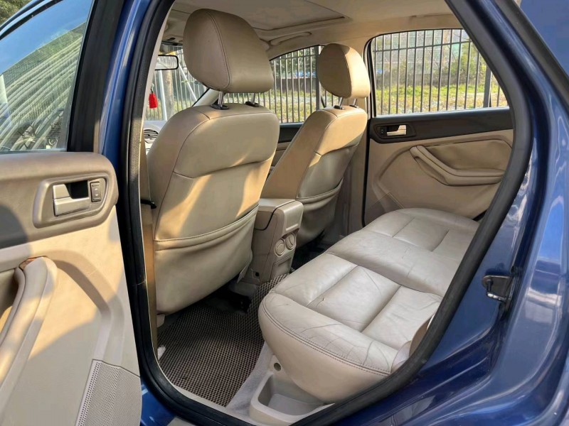 广州12年福特福克斯5