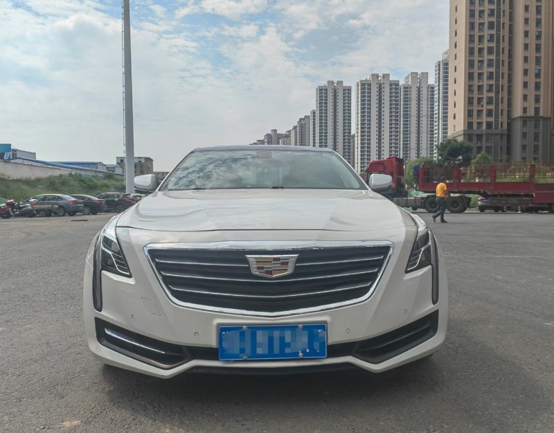 襄陽18年凱迪拉克CT61