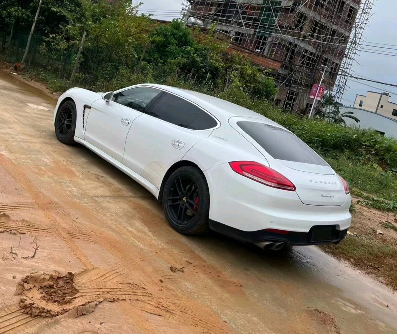 汕头15年保时捷帕拉梅拉6