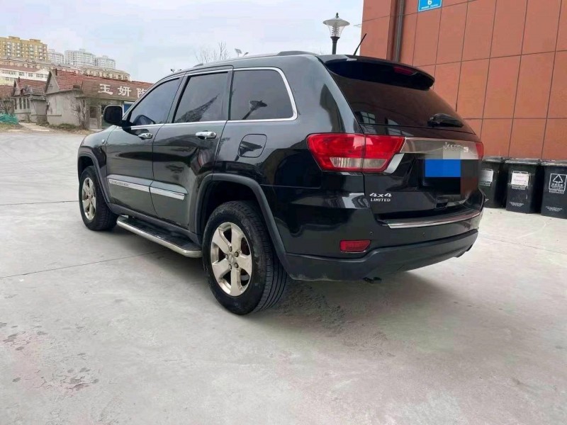 东营13年Jeep大切诺基7