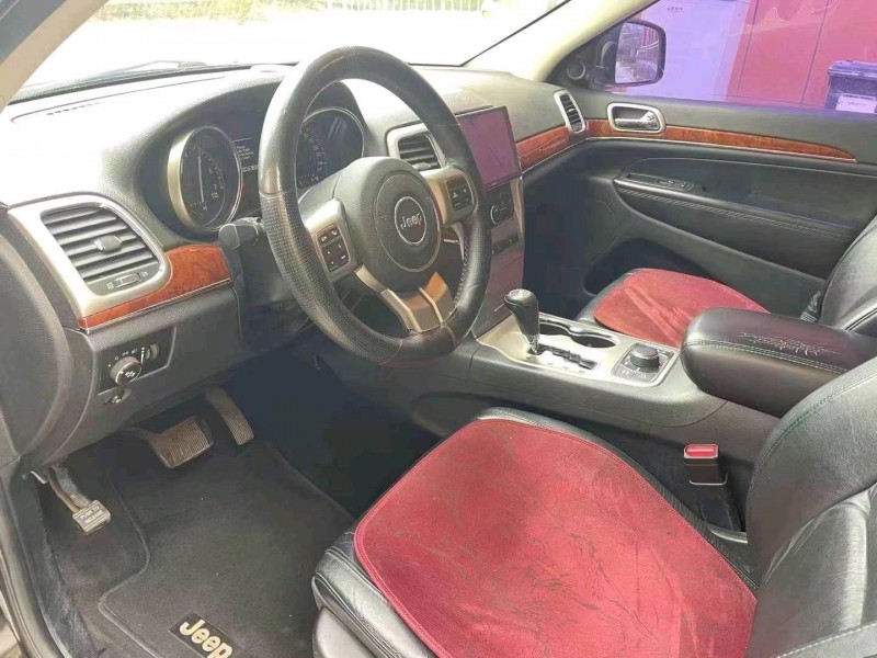 东营13年Jeep大切诺基8