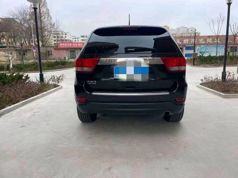 东营13年Jeep大切诺基9