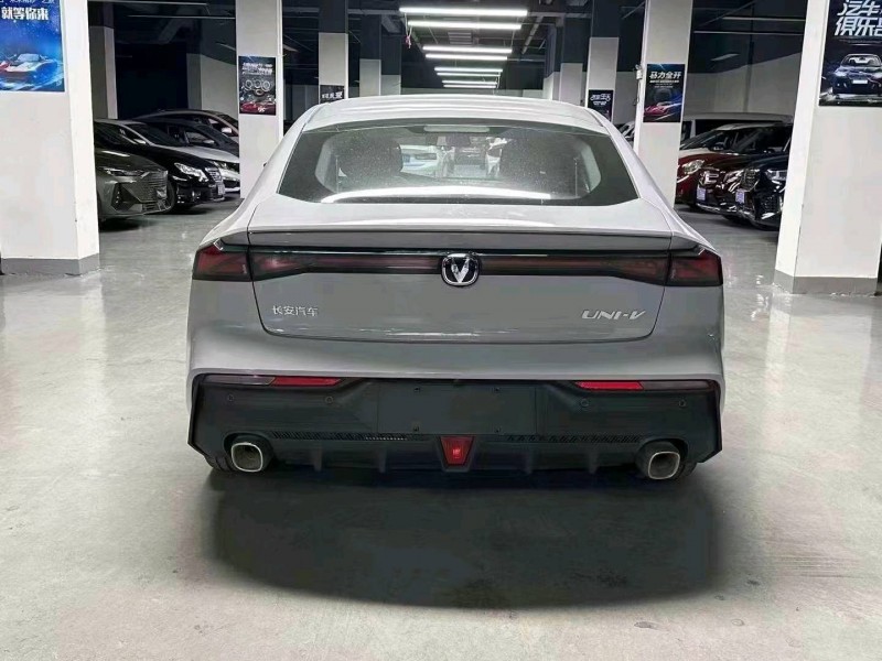 保山23年長安汽車UNI-V7