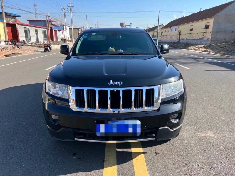枣庄13年Jeep大切诺基1