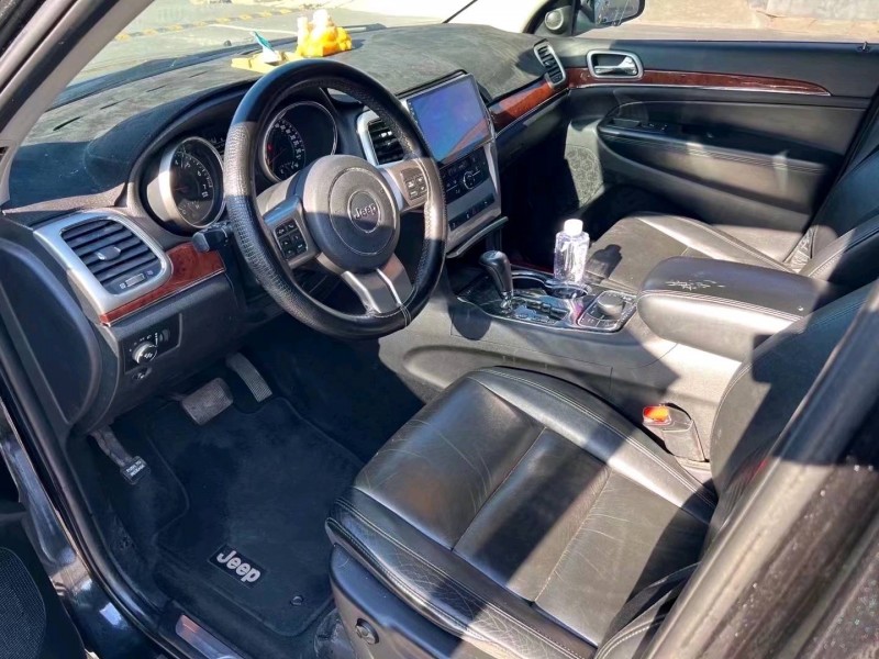 枣庄13年Jeep大切诺基4