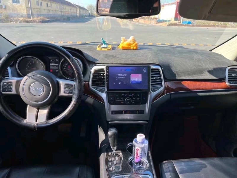 枣庄13年Jeep大切诺基6