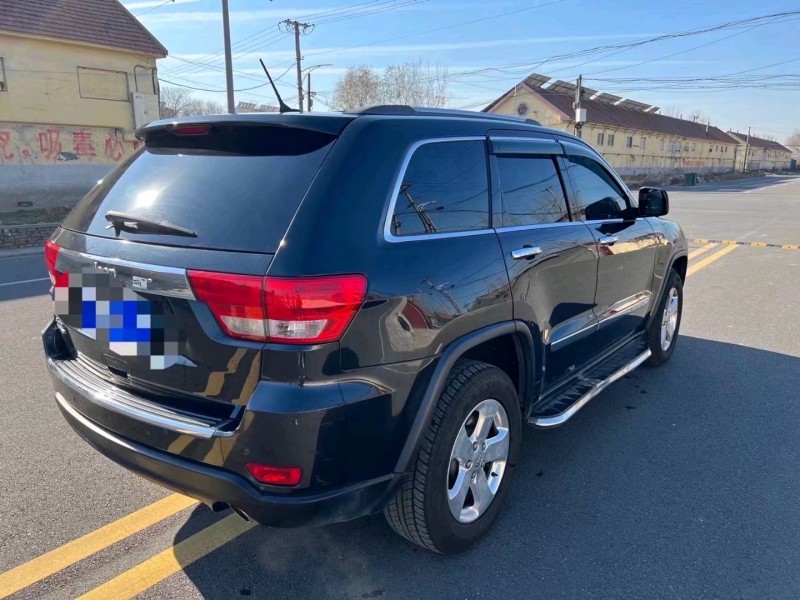 枣庄13年Jeep大切诺基8