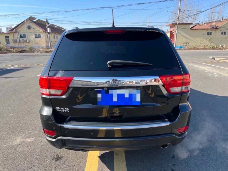 枣庄13年Jeep大切诺基9