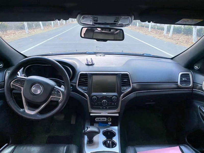 徐州14年Jeep大切诺基5