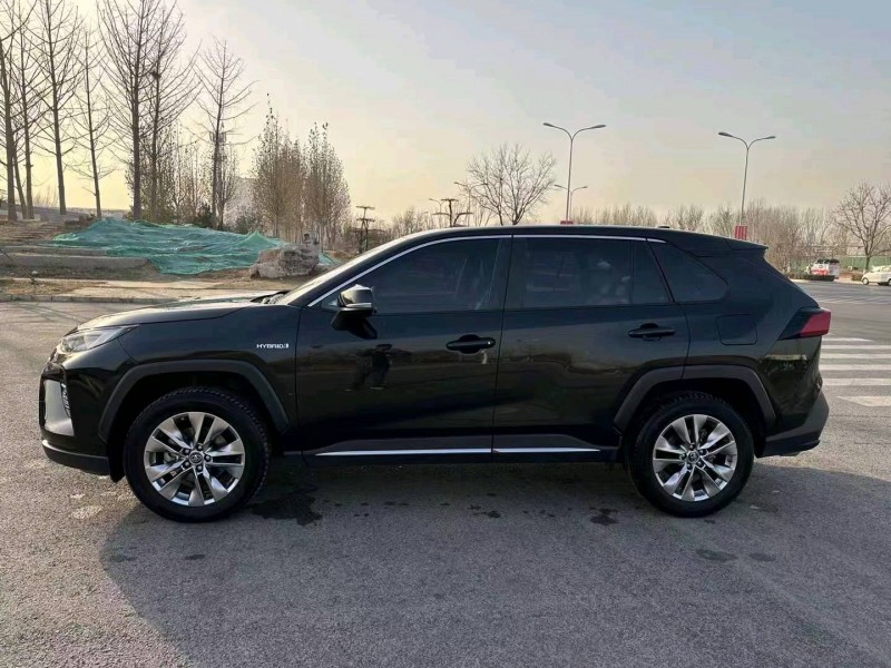 廊坊21年丰田威兰达3