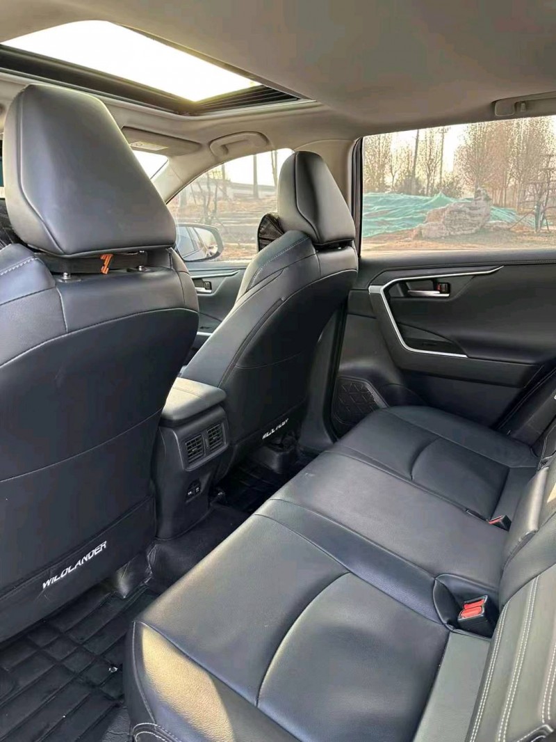 廊坊21年丰田威兰达5