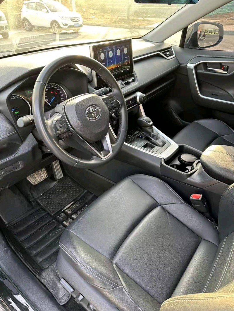 廊坊21年丰田威兰达6
