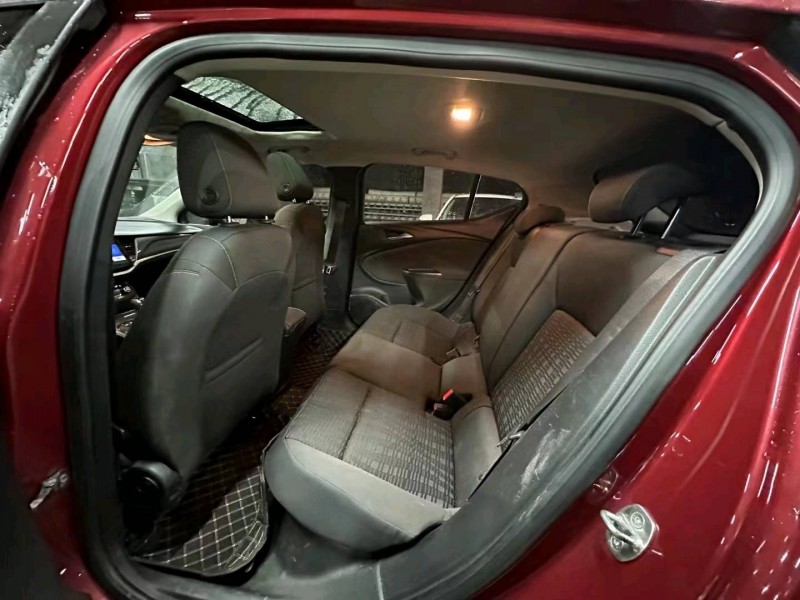 苏州17年别克威朗5