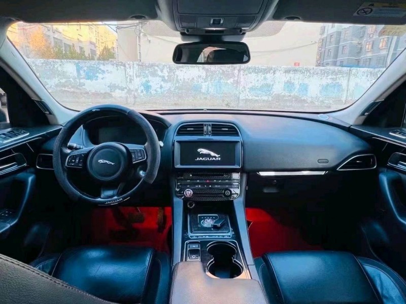 枣庄17年捷豹F-PACE8