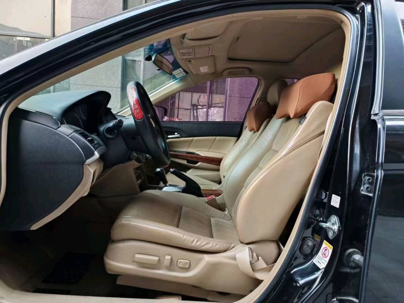 东莞12年本田雅阁9