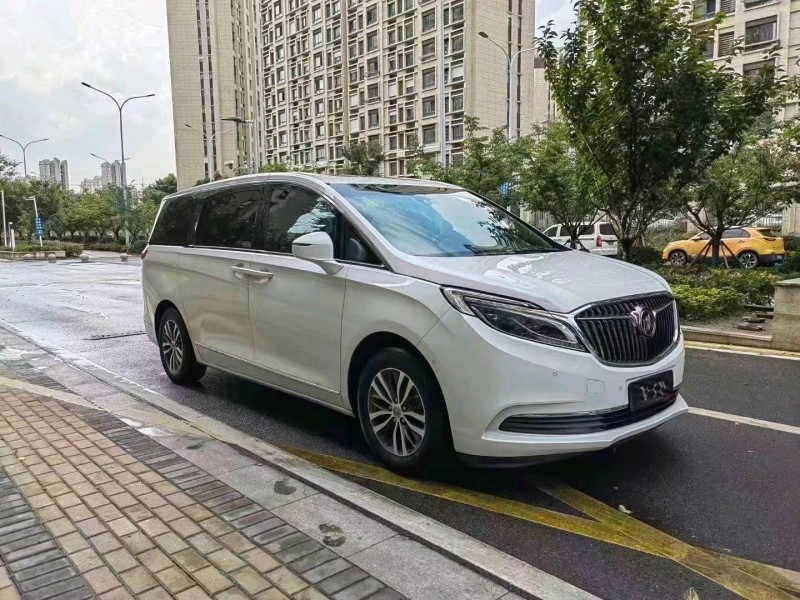 苏州17年别克GL82