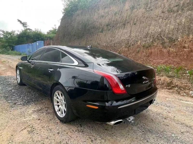 邯郸13年捷豹XJ6