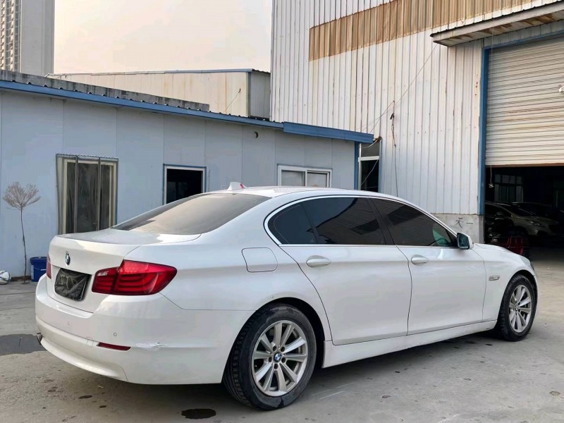 济宁11年宝马5系8