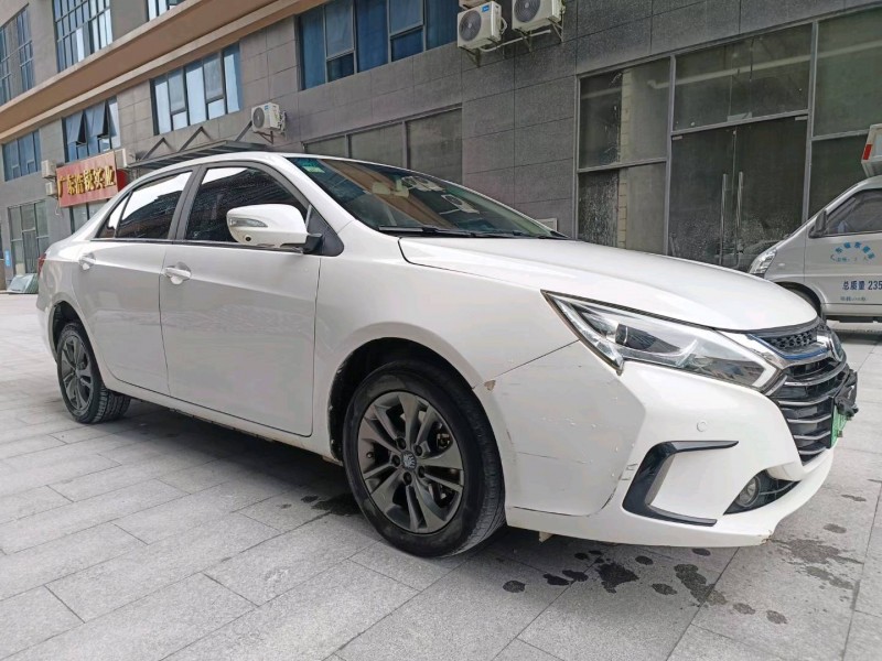 东莞17年比亚迪秦2