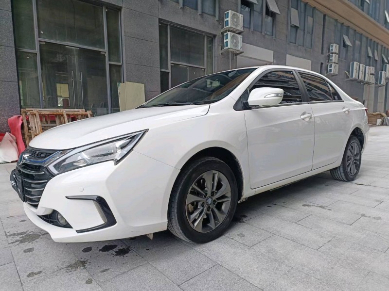 东莞17年比亚迪秦3