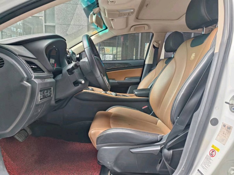 东莞17年比亚迪秦8