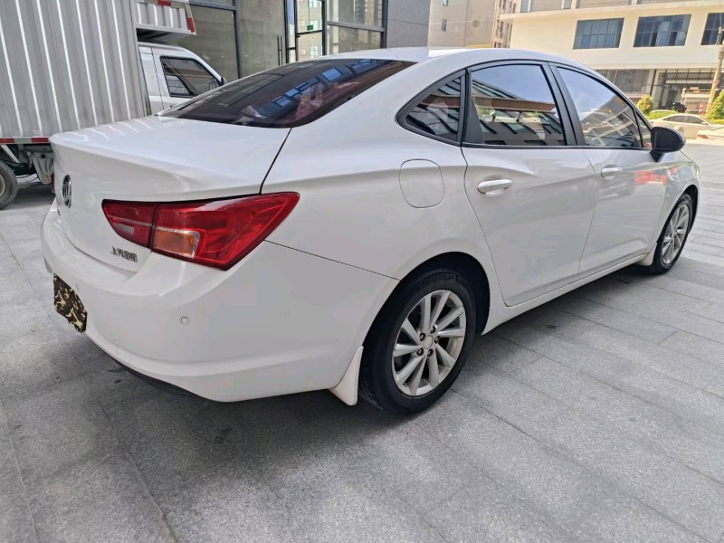 东莞16年别克威朗4