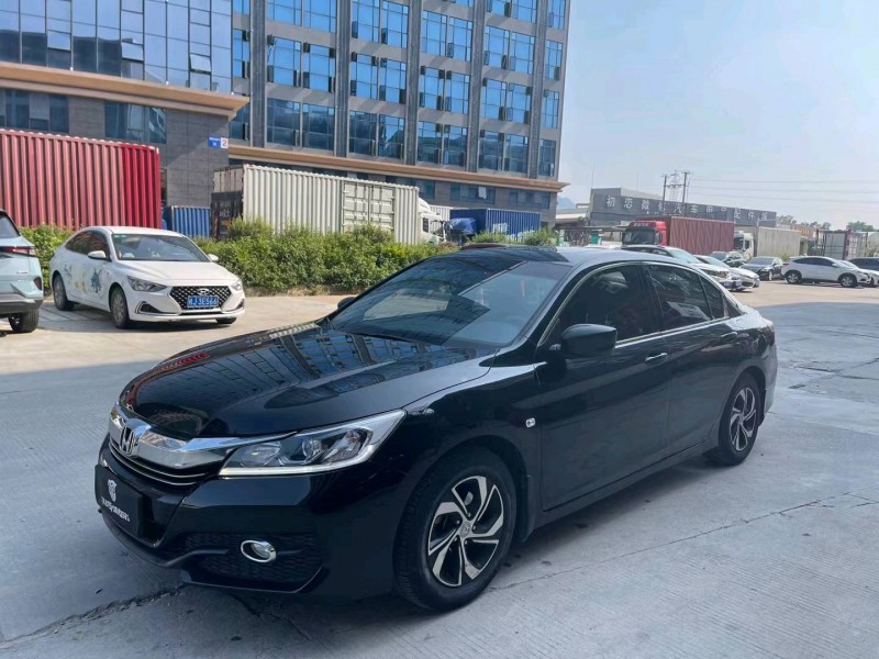 东莞17年本田雅阁2