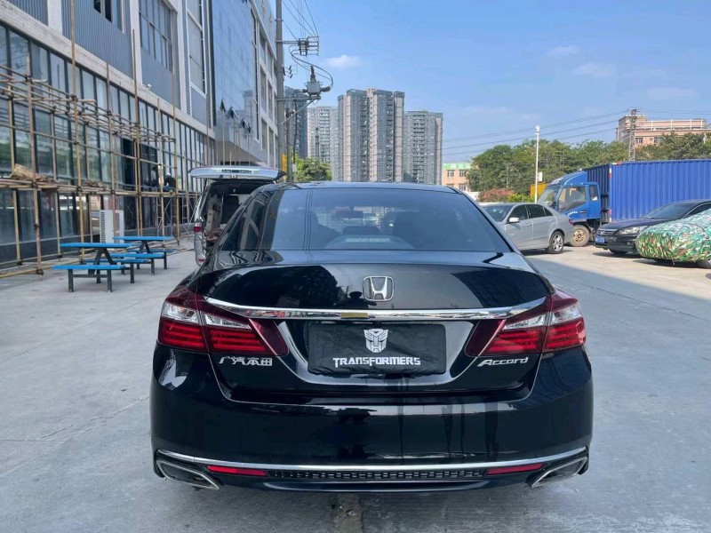 东莞17年本田雅阁4