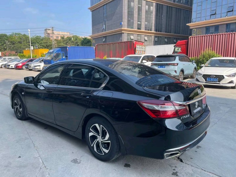 东莞17年本田雅阁6