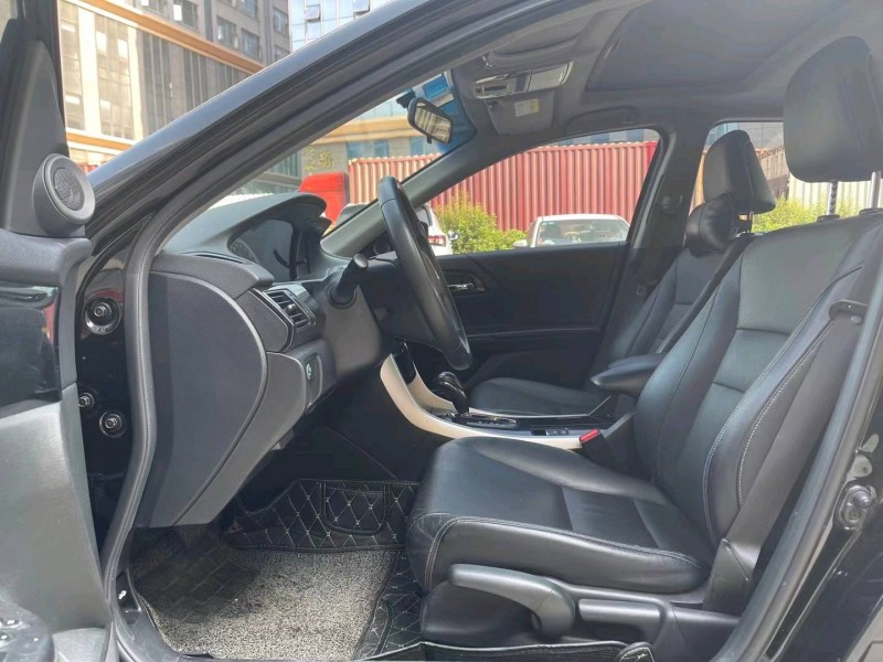 东莞17年本田雅阁9