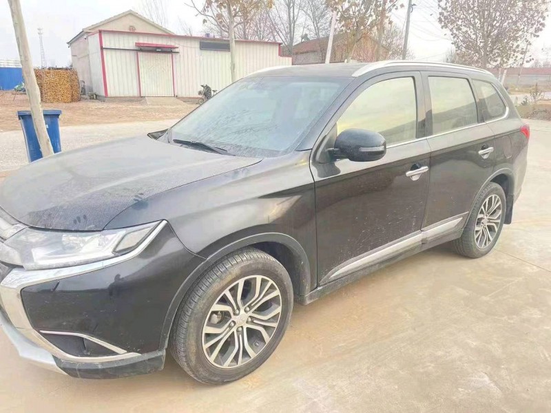 邯郸17年三菱欧蓝德2