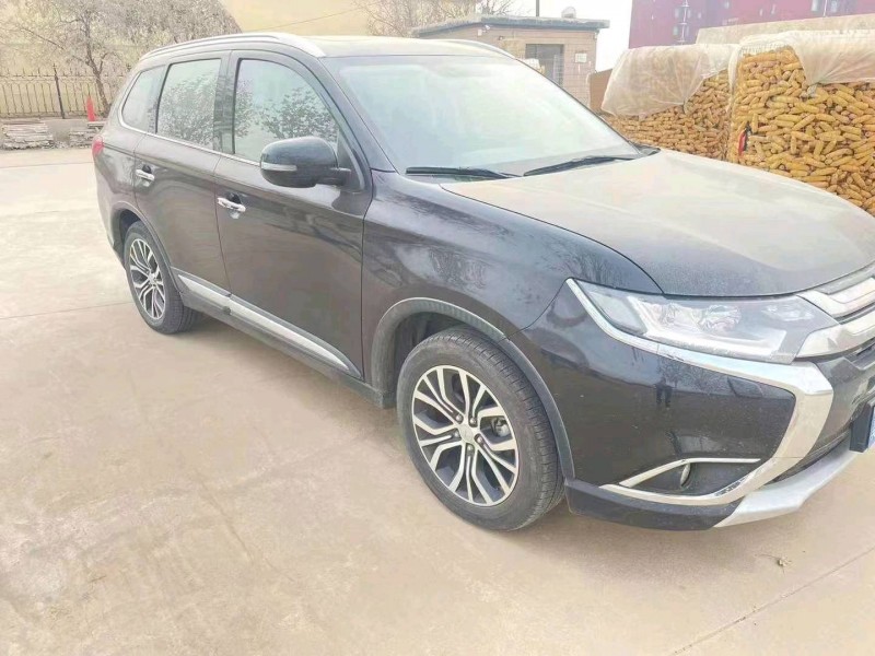 邯郸17年三菱欧蓝德3