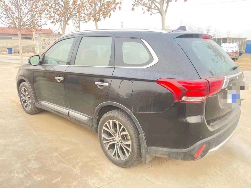 邯郸17年三菱欧蓝德4