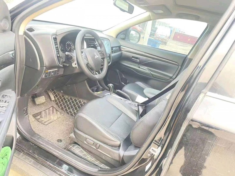 邯郸17年三菱欧蓝德6