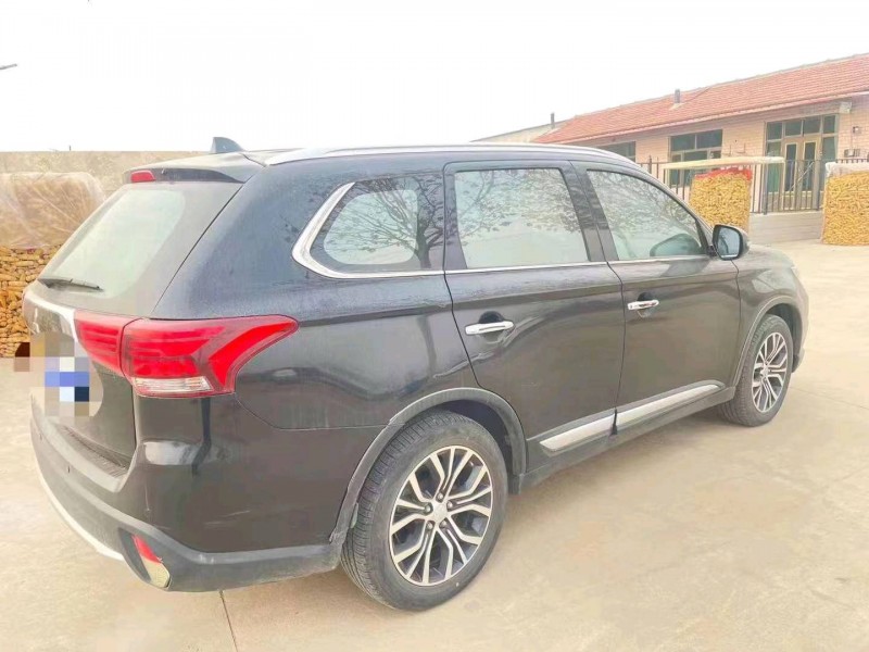 邯郸17年三菱欧蓝德7