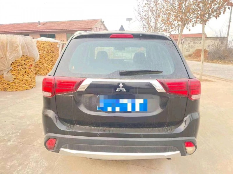 邯郸17年三菱欧蓝德9